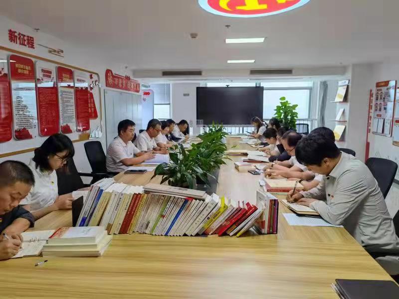 機(jī)關(guān)第二黨支部開展 “學(xué)習(xí)先進(jìn)典型，弘揚(yáng)榜樣精神”主題黨日活動